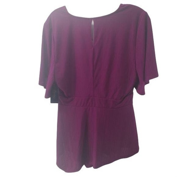 THALIA SODI Asymmetrical Hem Surplice Top - Picture 4 of 5